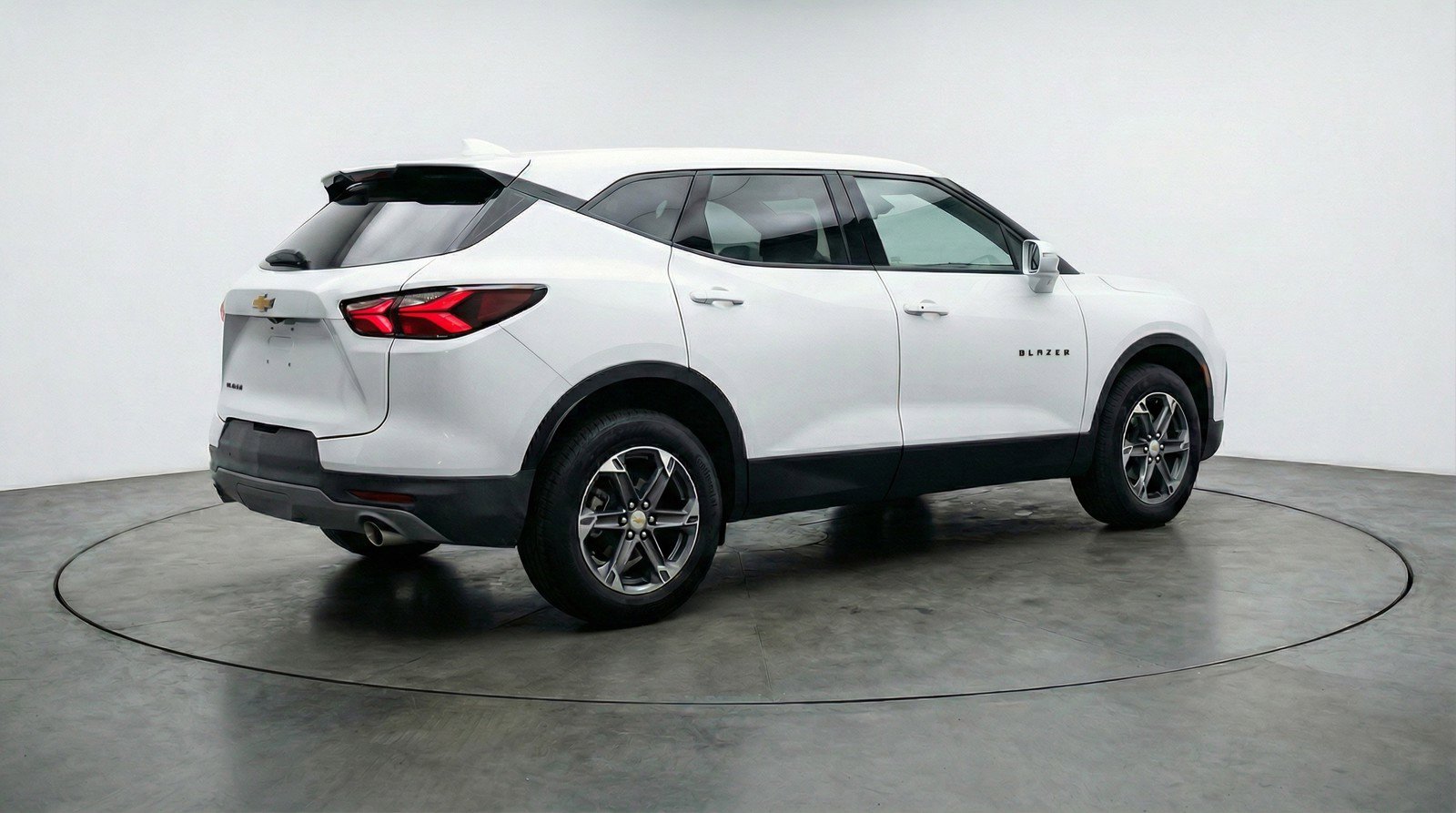 Used 2025 Chevrolet Blazer LT image 9