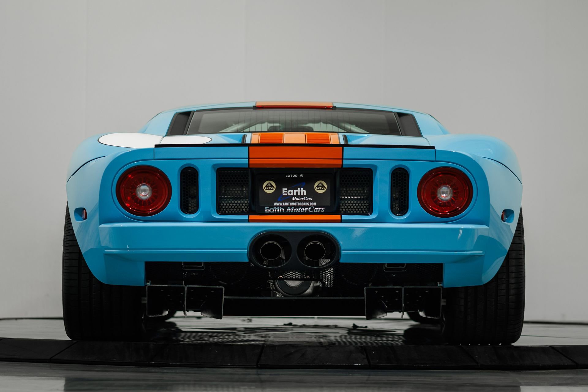 Used 2006 Ford GT image 24