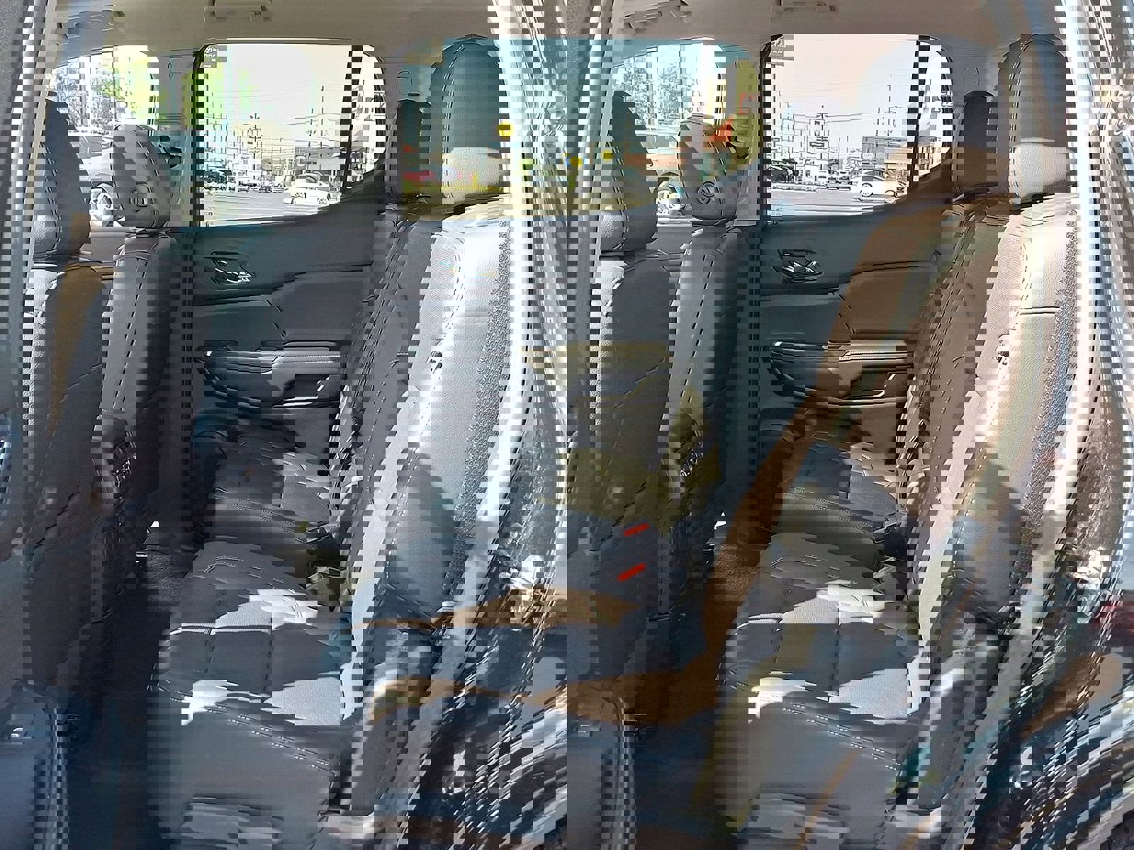 Certified 2023 GMC Acadia SLT w/ Technology Package image 26