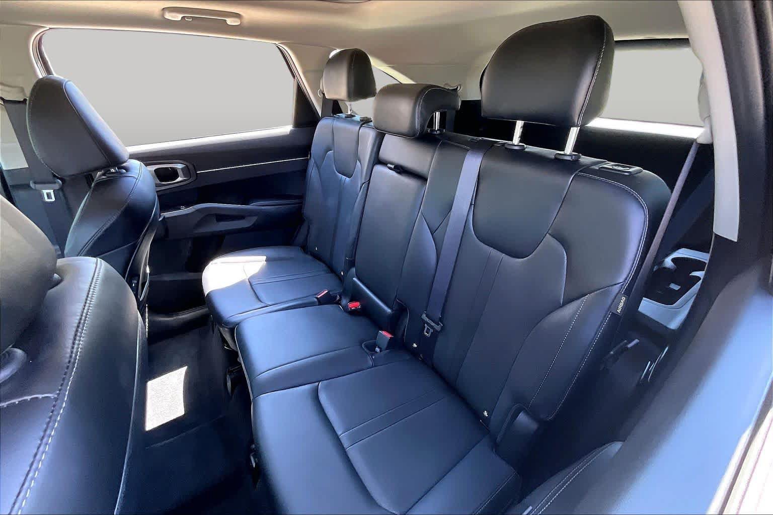 Used 2025 Kia Sorento S w/ Panoramic Sunroof Package FWD image 20