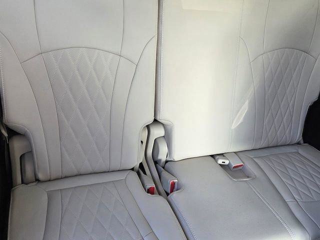 Certified 2023 Buick Enclave Avenir w/ Avenir Technology Package image 16