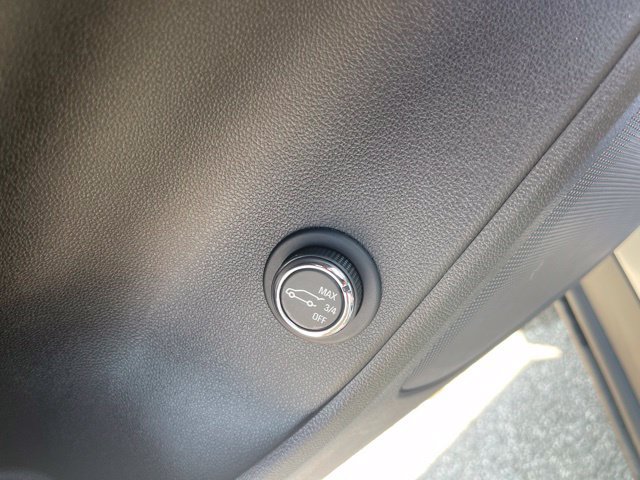 Used 2024 Chevrolet Blazer LT w/ Convenience Package FWD image 6