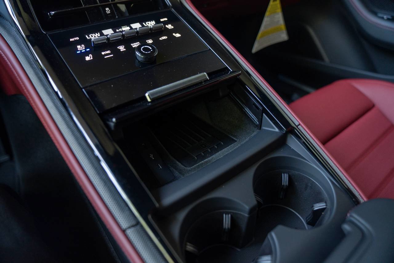 Certified 2025 Porsche Panamera 4 AWD/4WD image 22