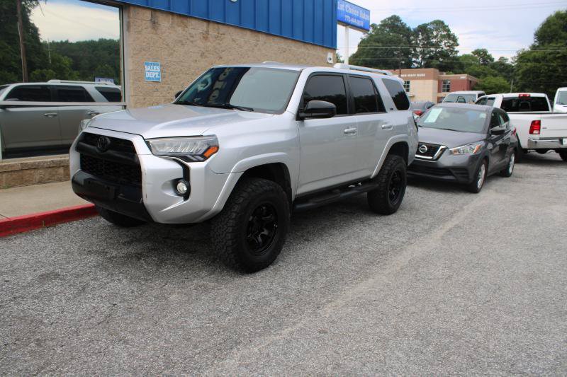Used 2018 Toyota 4Runner SR5 RWD image 3
