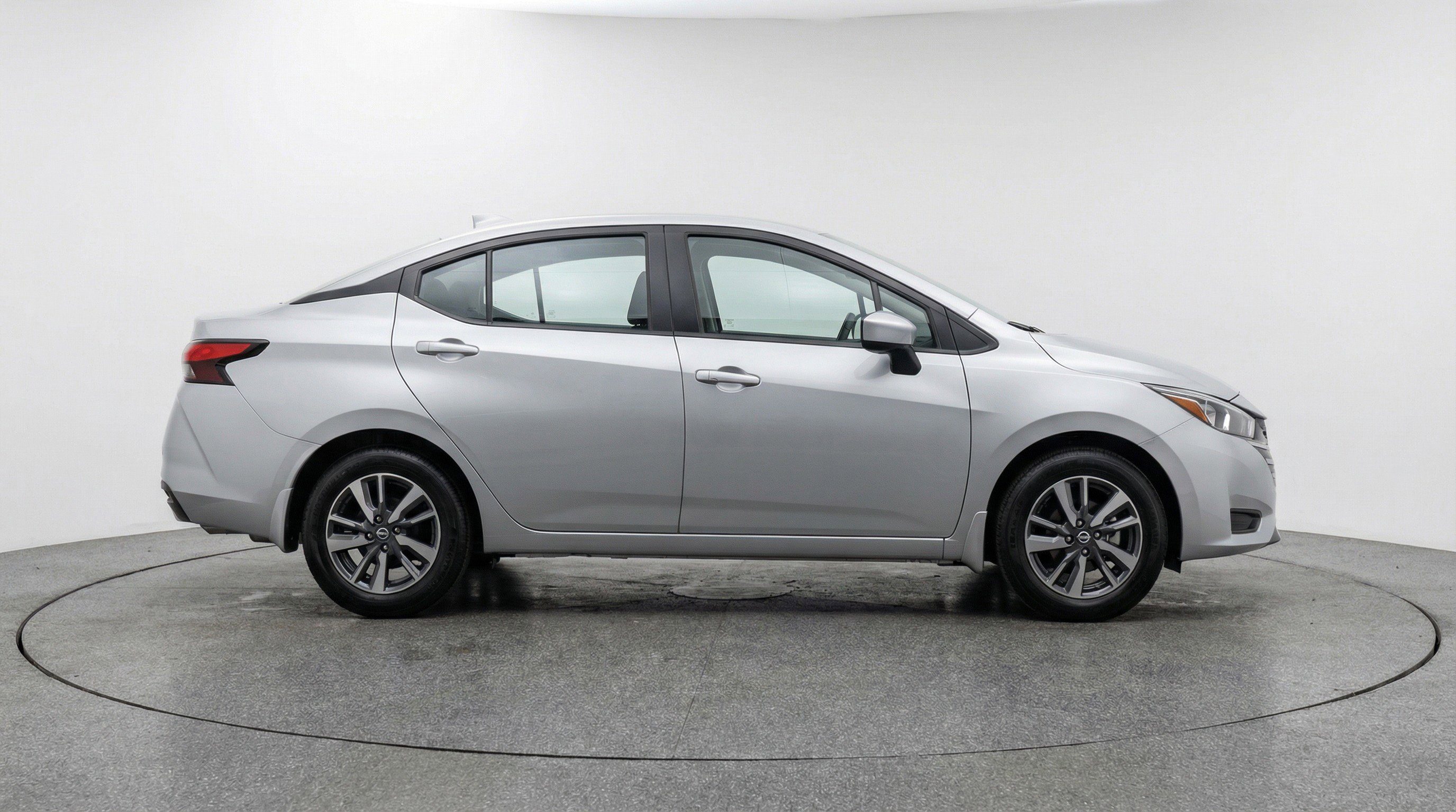 Used 2025 Nissan Versa SV image 11