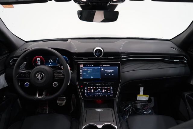 New 2025 Maserati Grecale Trofeo image 13