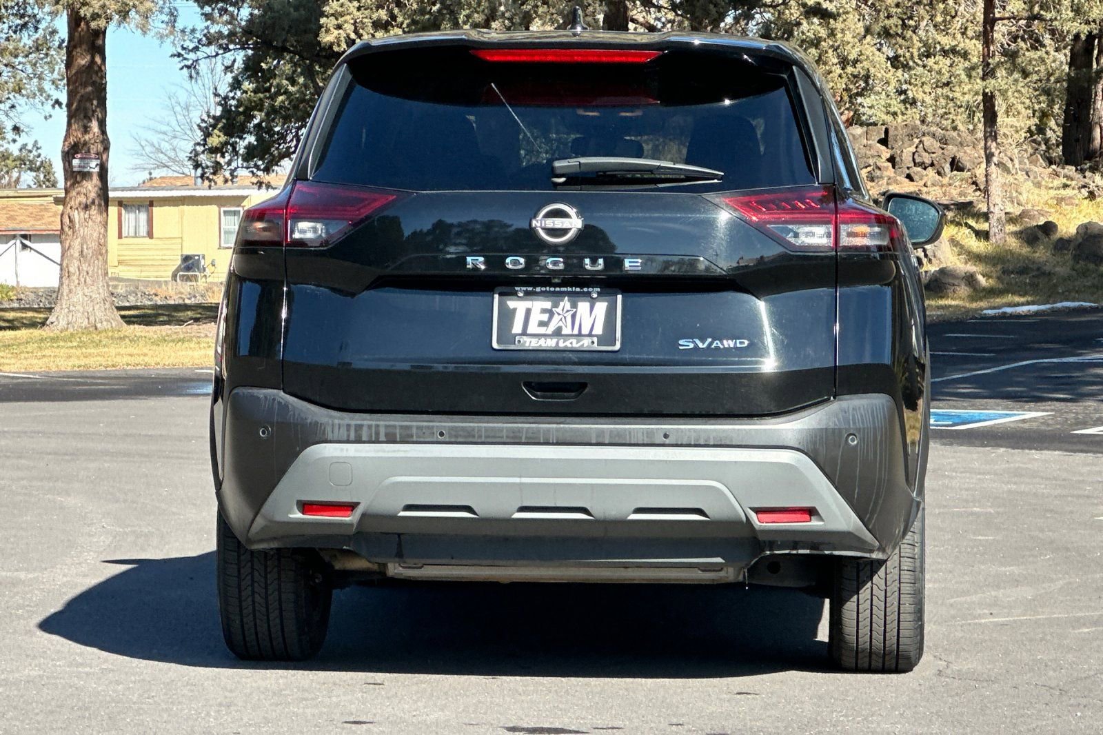 Used 2023 Nissan Rogue SV image 5