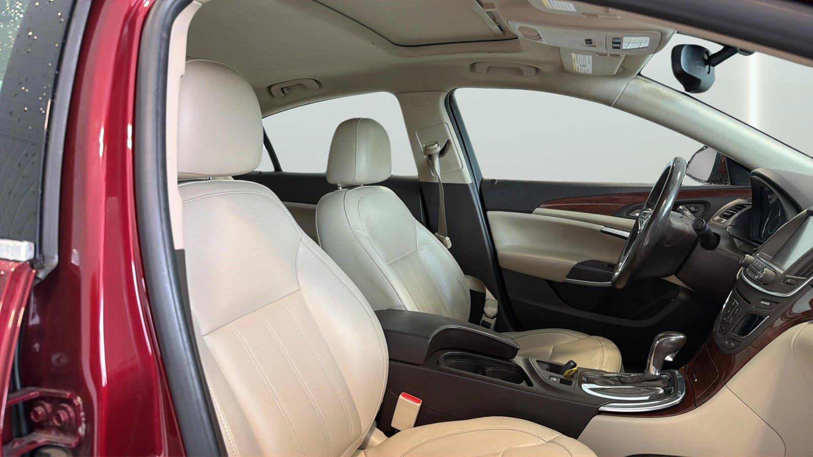Used 2016 Buick Regal Premium FWD image 11