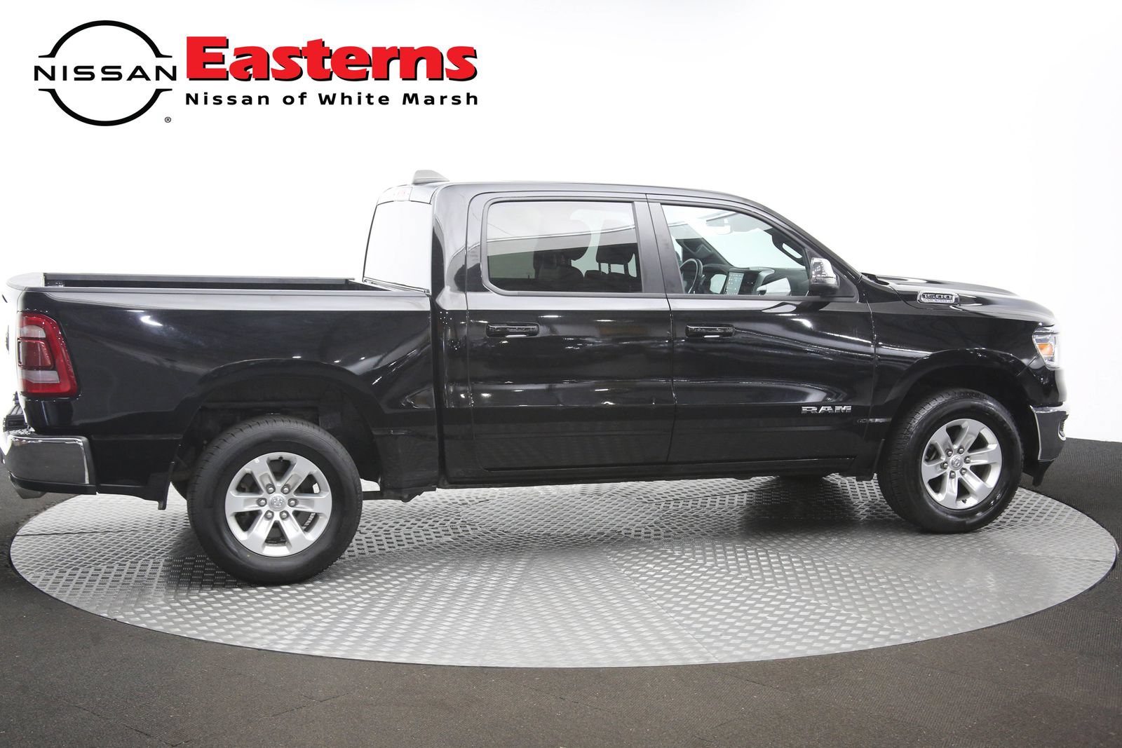 Used 2024 RAM 1500 Laramie RWD image 43