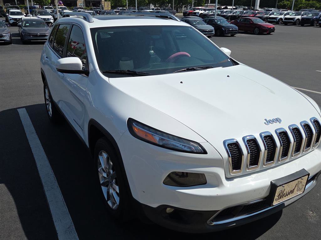 Used 2015 Jeep Cherokee Limited w/ Trailer Tow Group AWD/4WD image 3