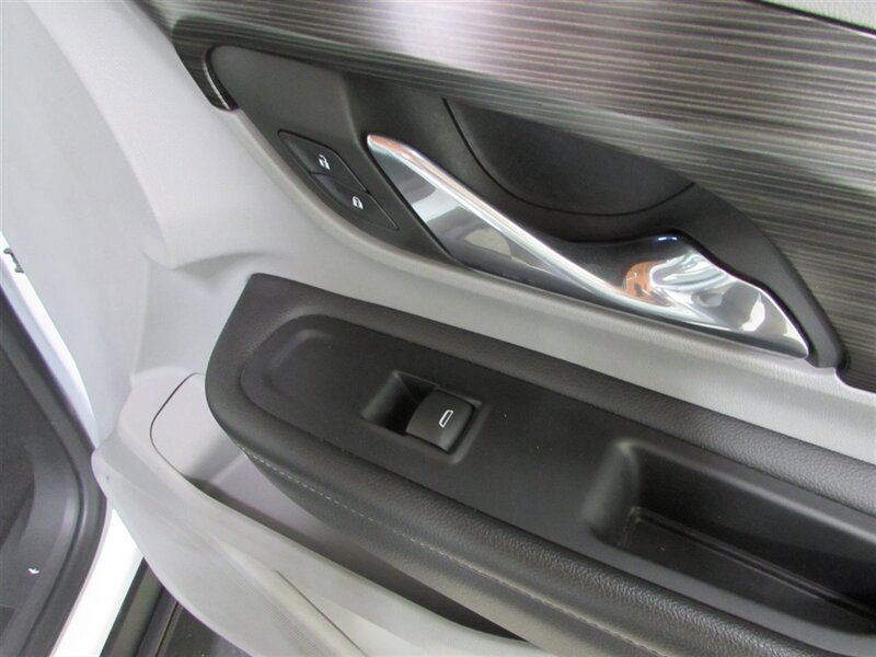 Used 2023 GMC Terrain SLT image 53