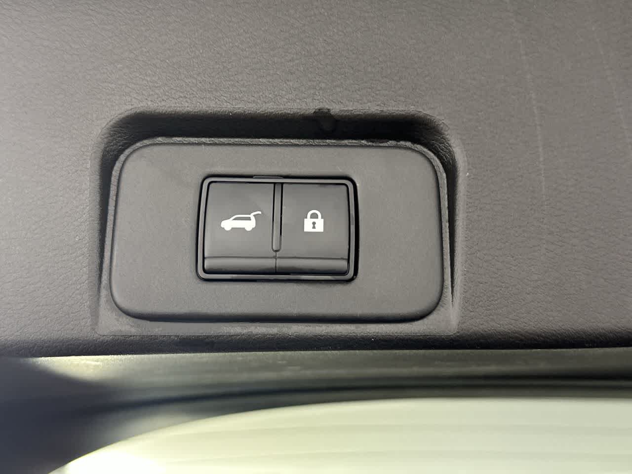 Used 2024 Nissan Rogue SV AWD/4WD image 24