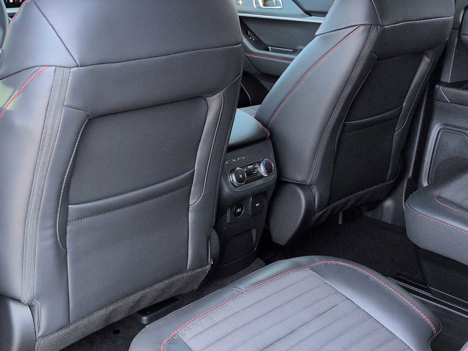 Used 2026 Ford Explorer ST-Line image 18