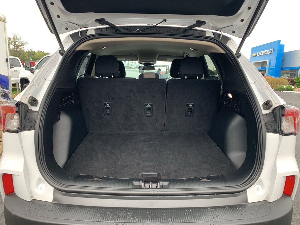 Used 2020 Ford Escape SE Sport image 13