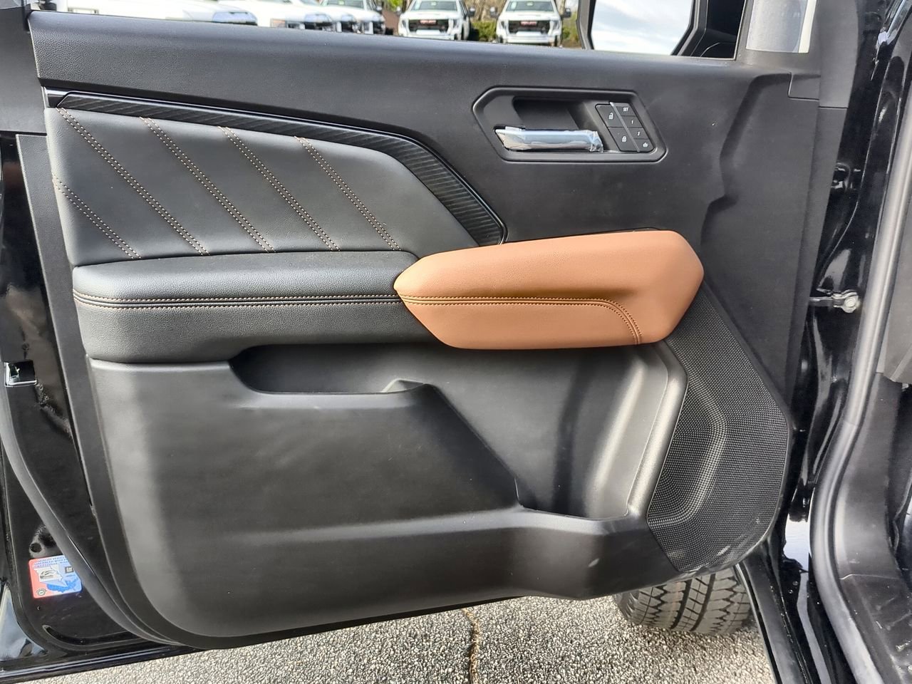 New 2025 GMC Canyon AT4 w/ Nightfall Edition image 23