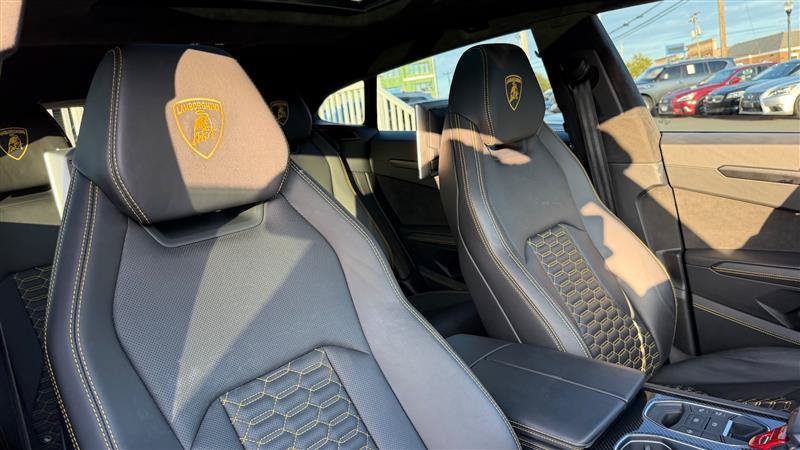 Used 2021 Lamborghini Urus AWD/4WD image 55