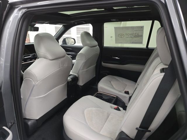 New 2026 Toyota Grand Highlander AWD Hybrid image 17