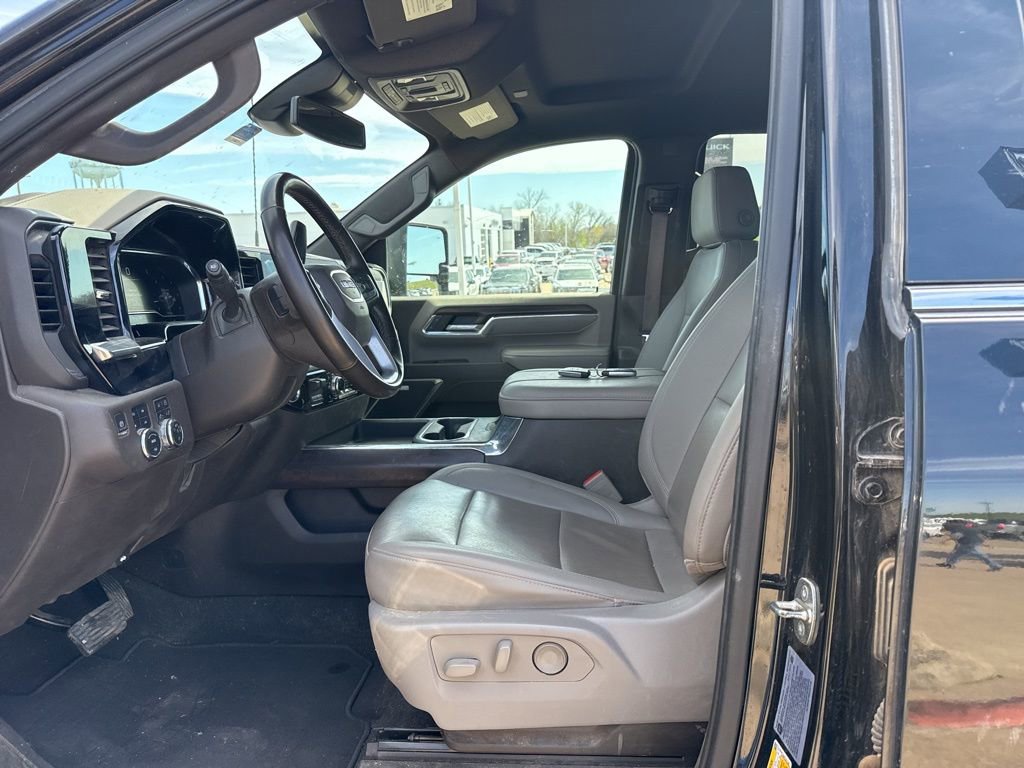 Used 2024 GMC Sierra 2500 SLT w/ SLT Premium Package image 12