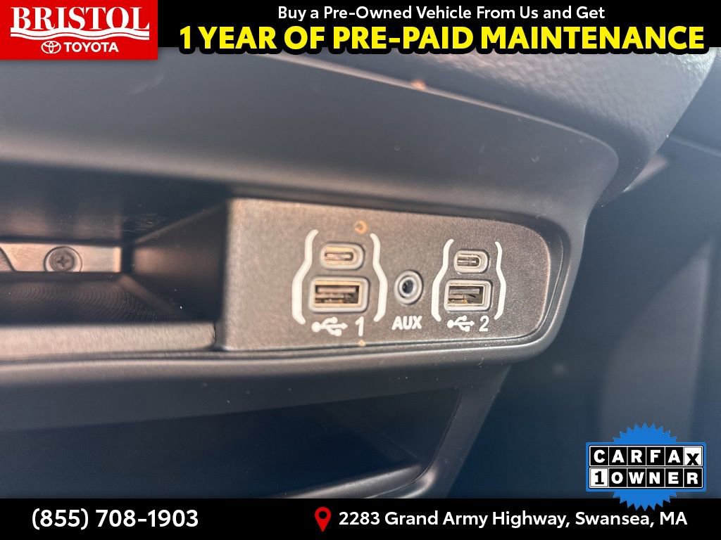 Used 2025 Chrysler Pacifica Select image 32