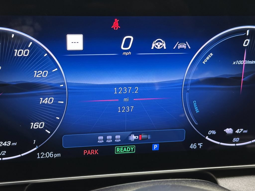 Used 2025 Mercedes-Benz GLC 350e 4MATIC image 31