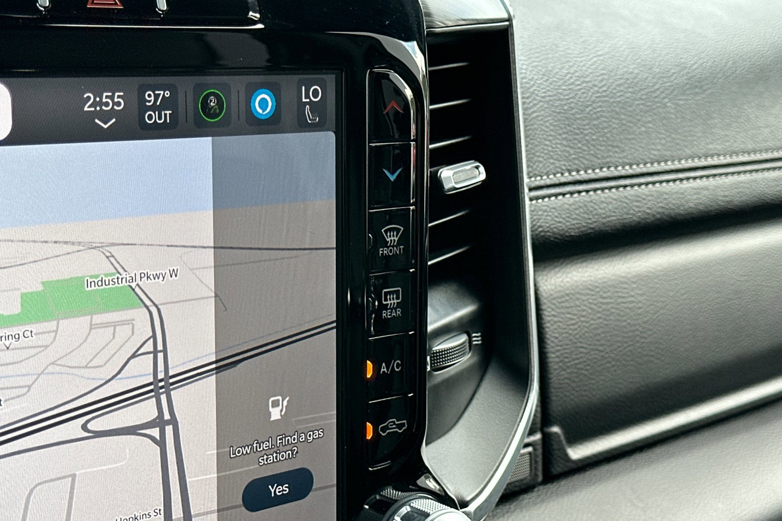 Used 2023 RAM 1500 Laramie image 29