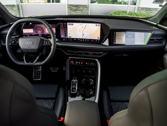 New 2026 Audi SQ5 Prestige AWD/4WD image 19