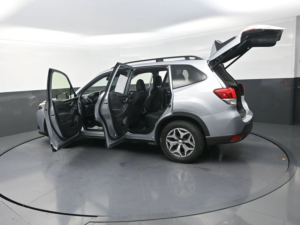 Used 2023 Subaru Forester Premium image 35