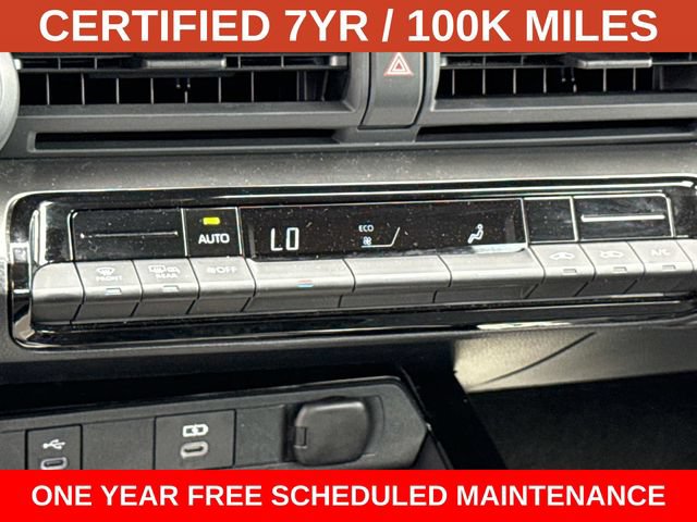 Used 2025 Toyota Prius LE FWD image 21