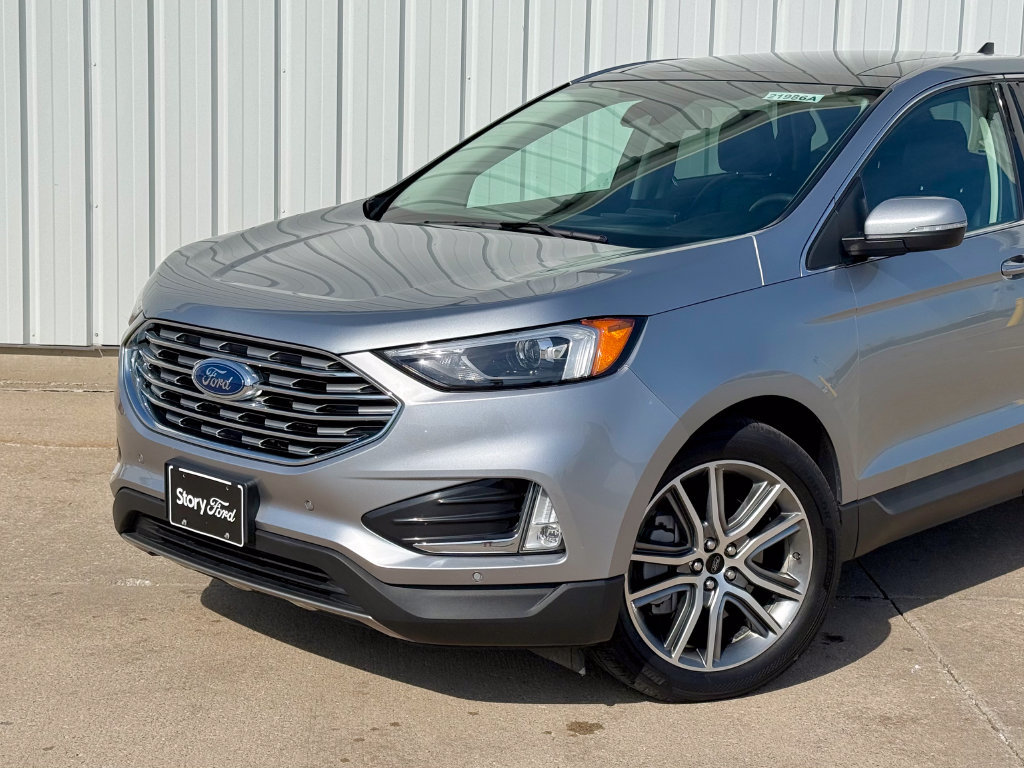Used 2024 Ford Edge Titanium AWD/4WD image 2
