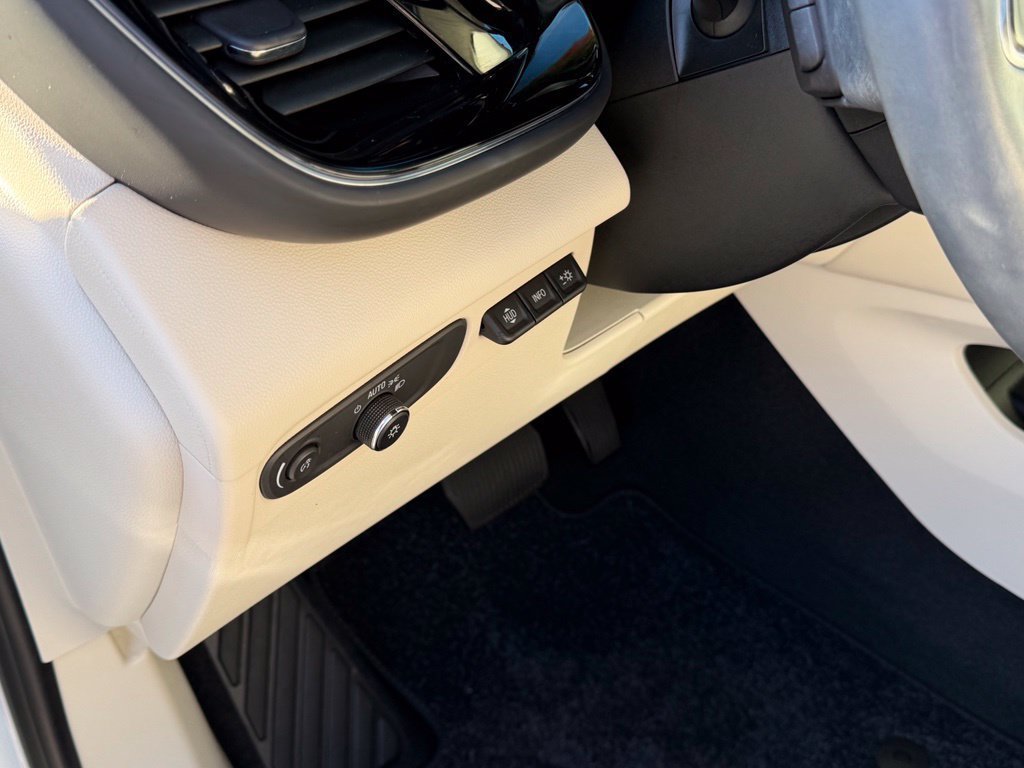 Used 2023 Buick Envision Avenir AWD/4WD image 25