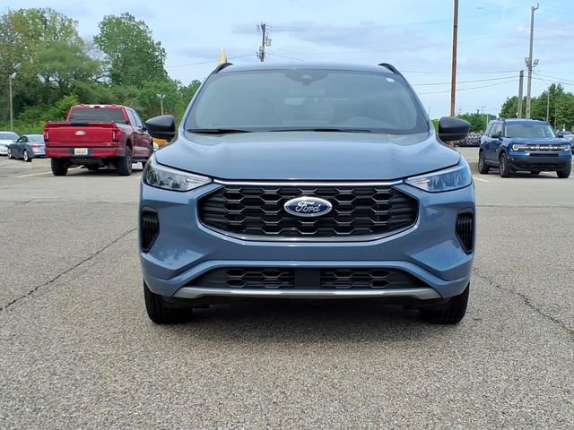 Certified 2024 Ford Escape ST-Line w/ Tech Pack #1 AWD/4WD image 2