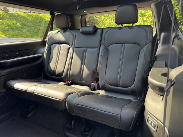 New 2025 Jeep Wagoneer L Series II w/ Premium Group I image 16