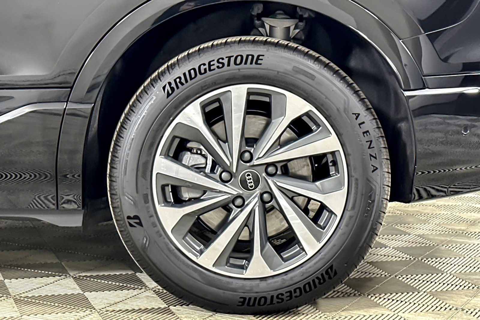 New 2025 Audi Q6 e-tron Premium AWD/4WD image 23