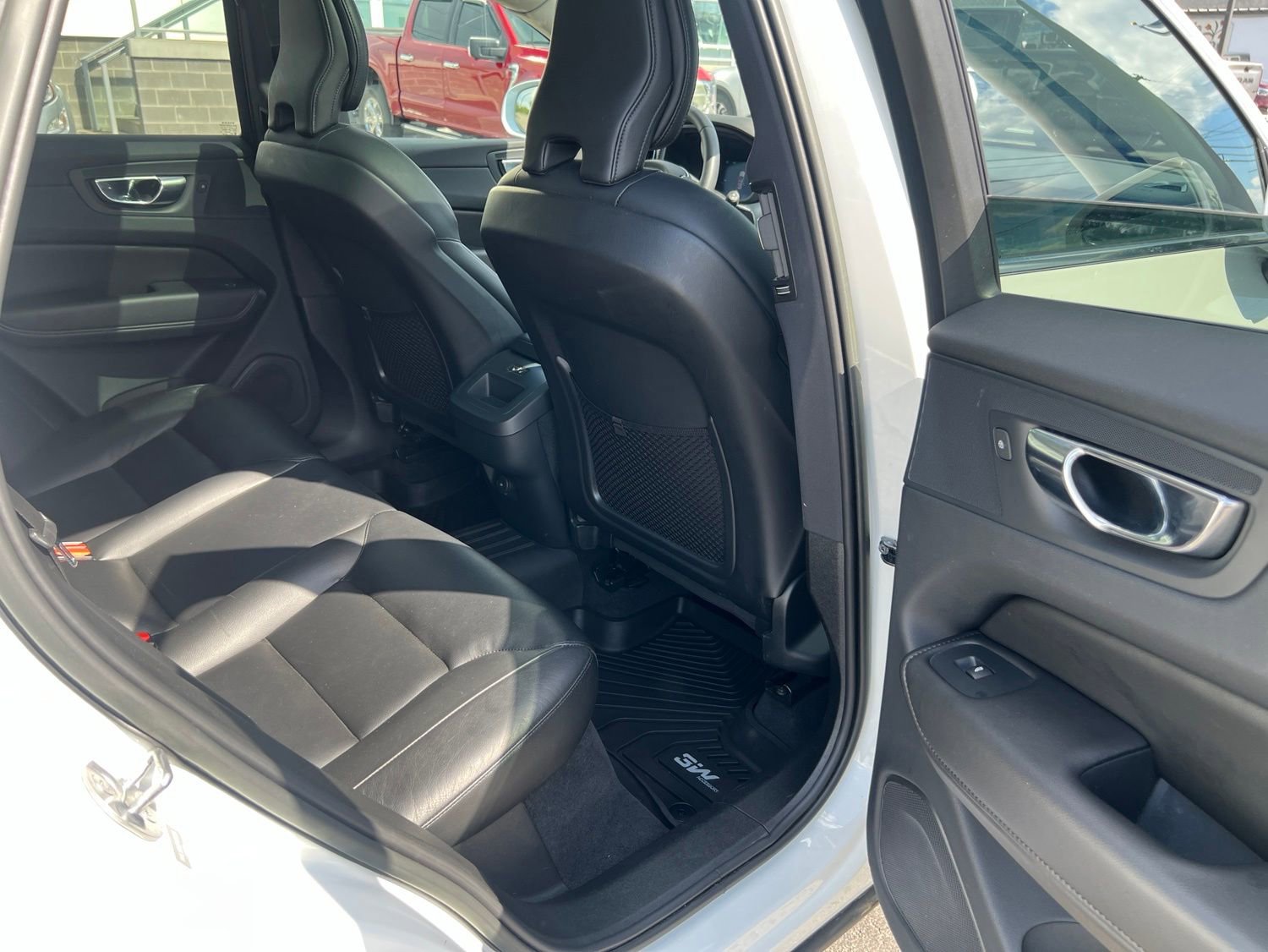 Used 2023 Volvo XC60 B5 Core AWD/4WD image 51