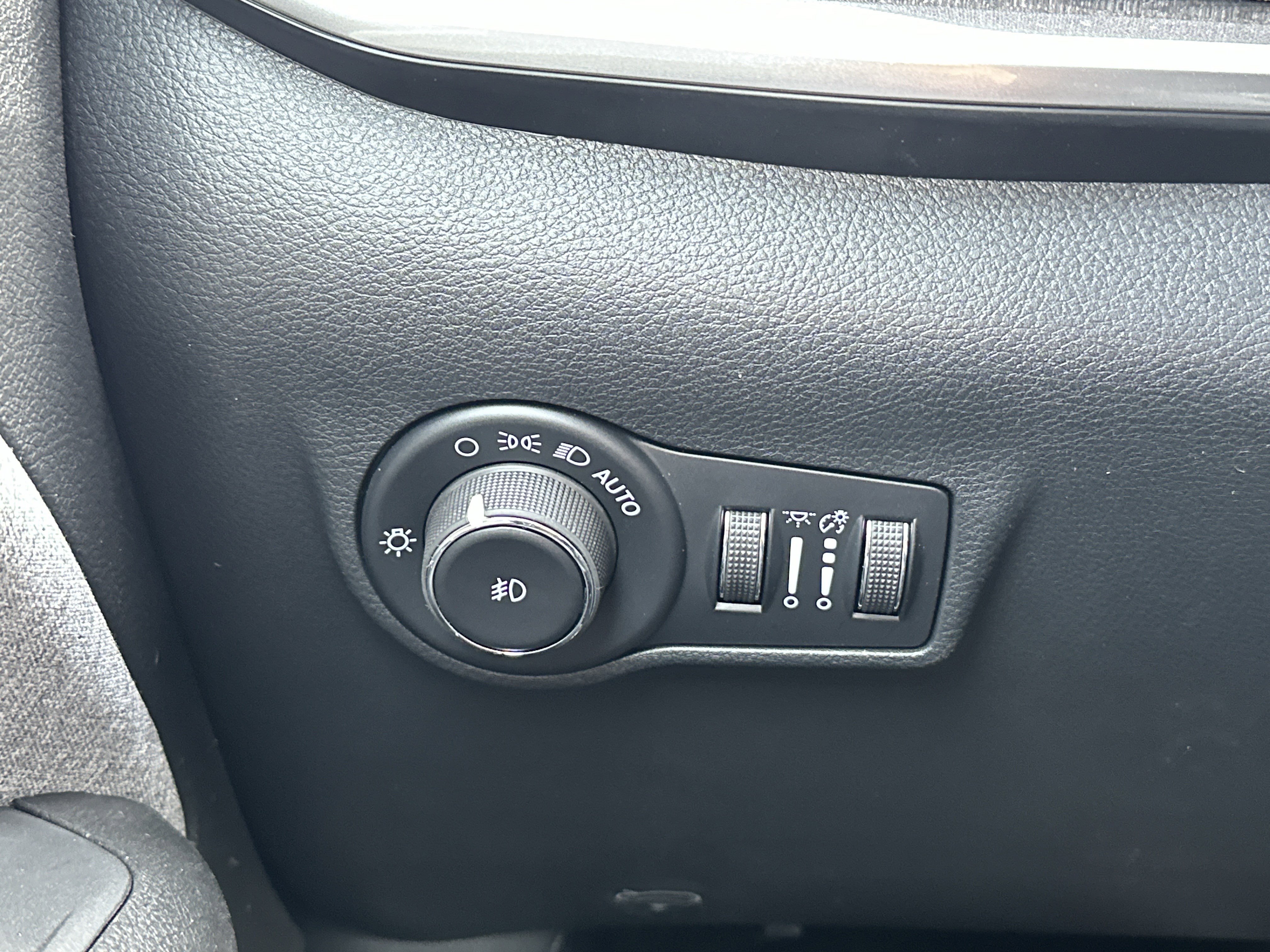 New 2026 Jeep Compass Latitude image 16