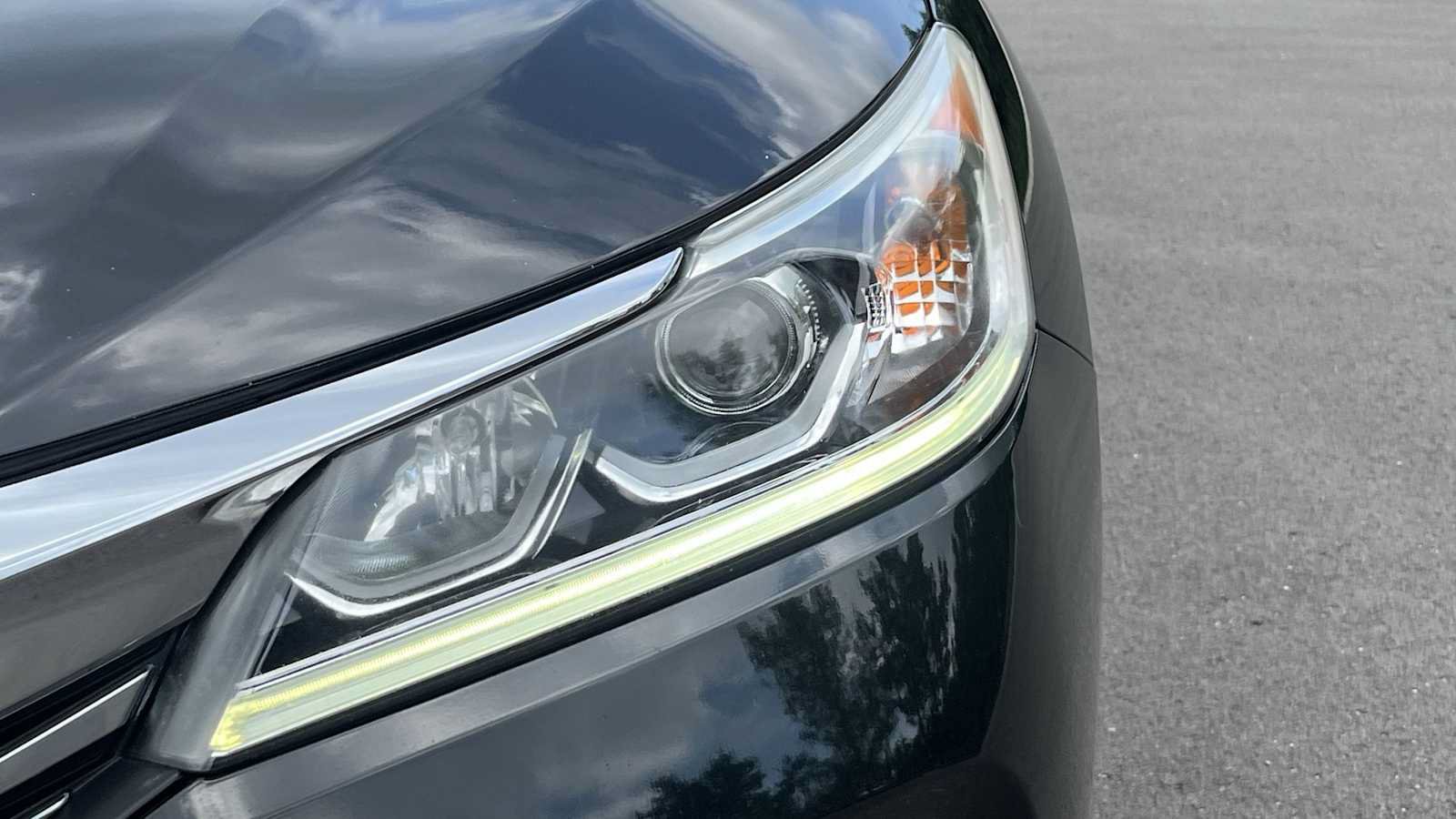 Used 2017 Honda Accord EX-L image 23