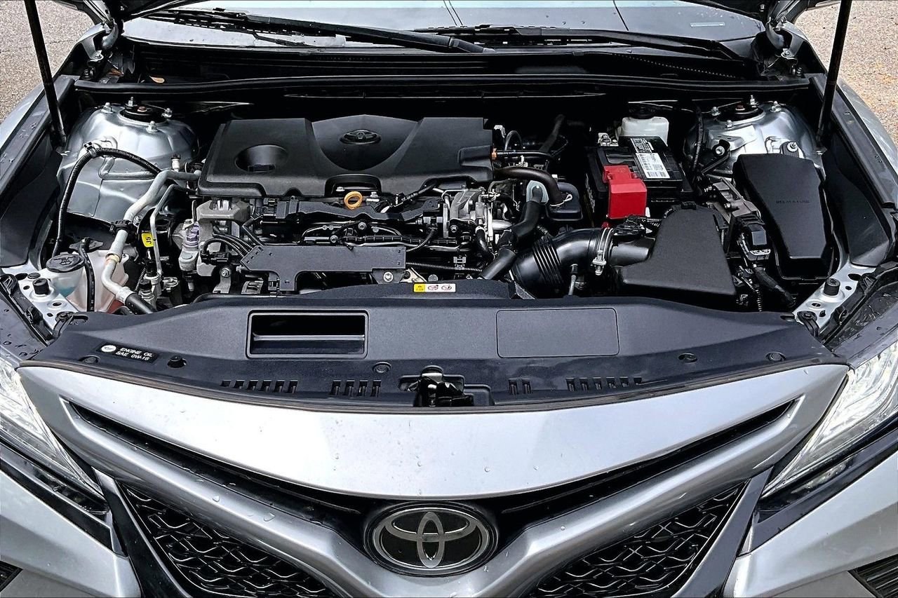 Used 2020 Toyota Camry XSE image 30
