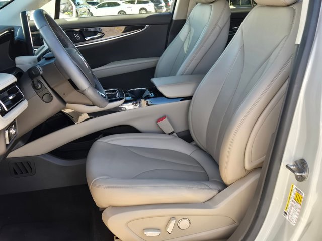 Used 2023 Lincoln Nautilus Reserve w/ Equipment Group 201A image 15