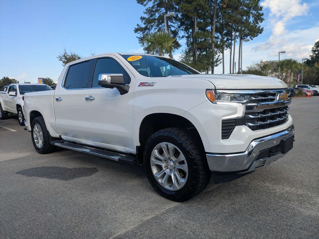 Used 2025 Chevrolet Silverado 1500 LTZ AWD/4WD image 1