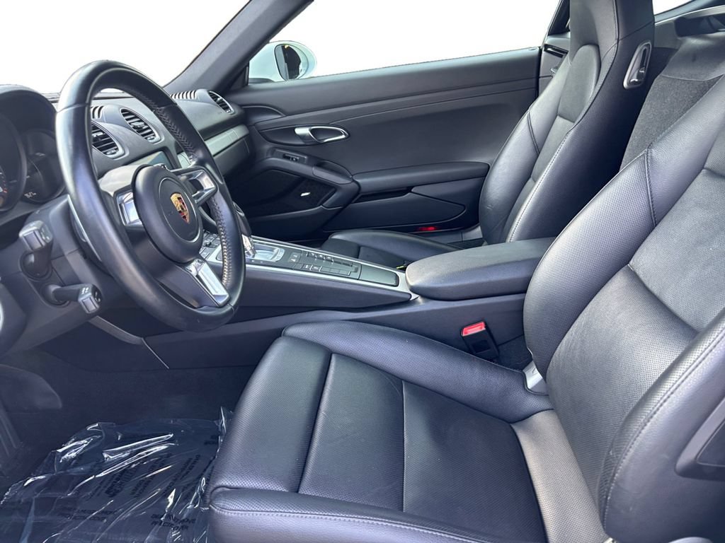 Used 2019 Porsche 718 Cayman RWD image 9