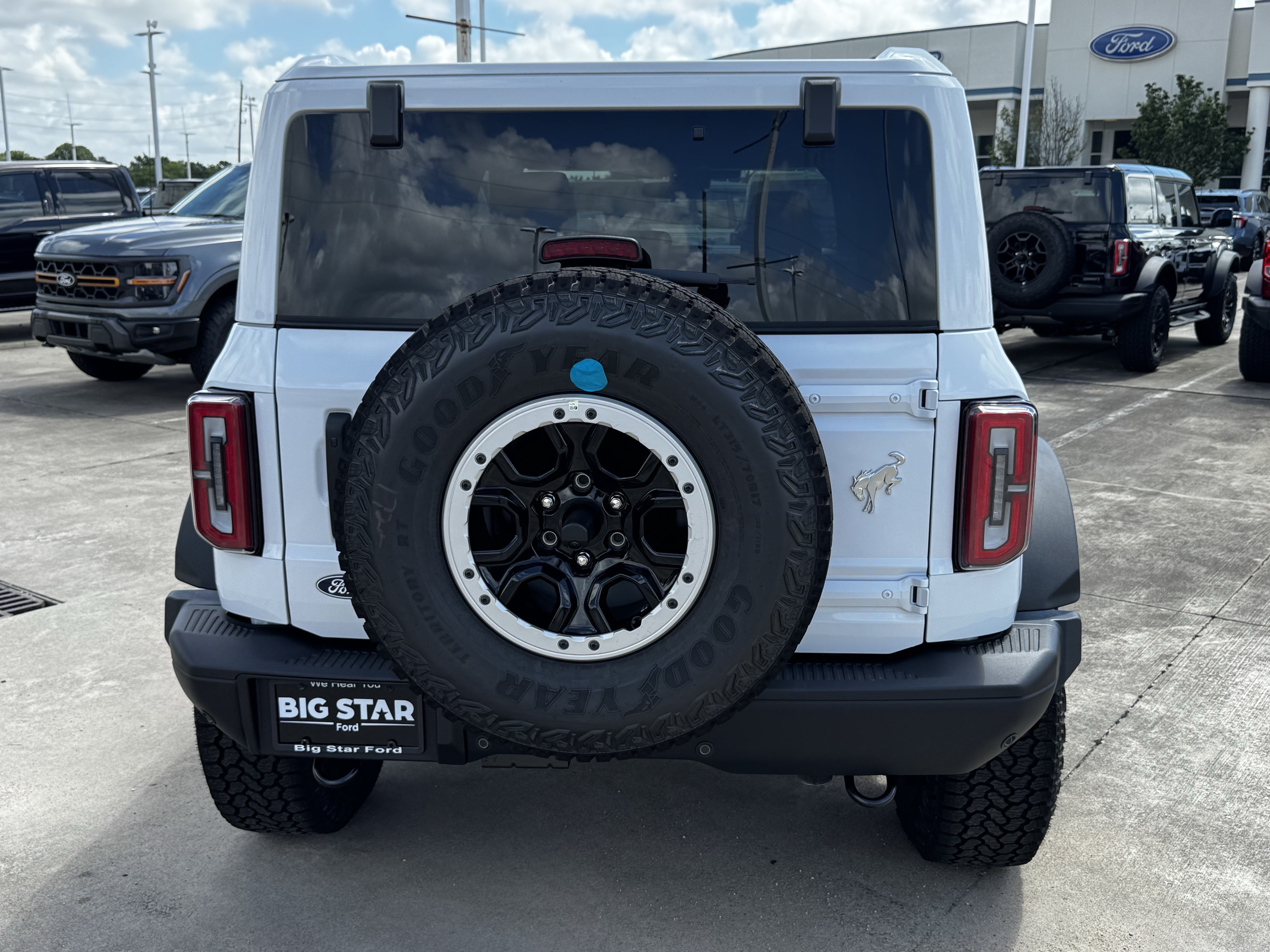 New 2026 Ford Bronco Badlands AWD/4WD image 9
