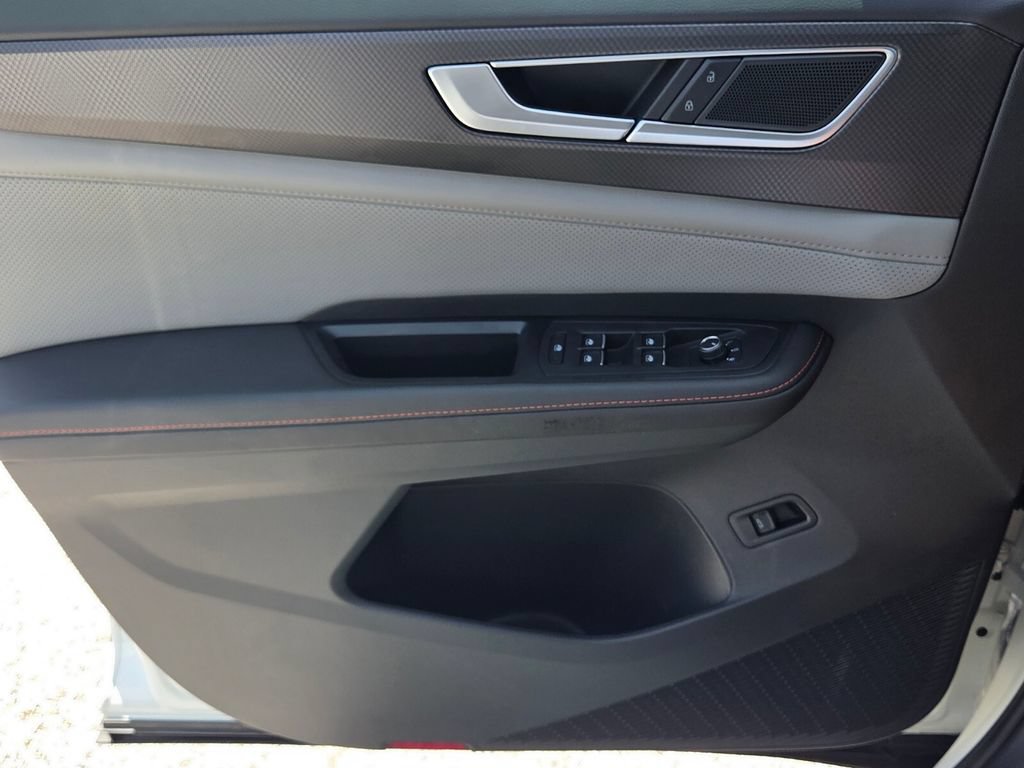 Used 2024 Volkswagen Atlas Peak Edition SEL AWD/4WD image 33
