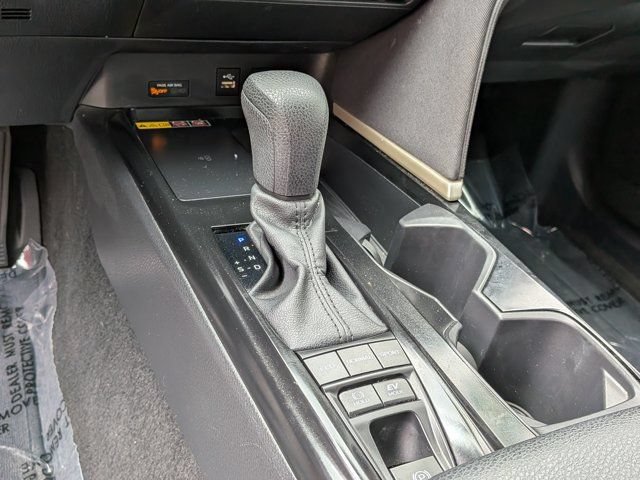 Used 2025 Toyota Camry LE w/ Convenience Package FWD image 20