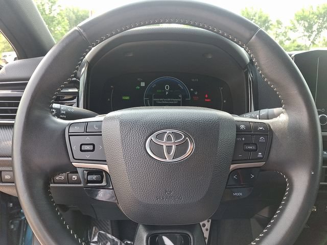 Used 2025 Toyota Camry SE FWD image 17
