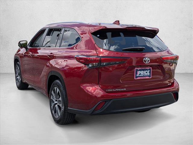 Used 2023 Toyota Highlander XLE FWD image 7