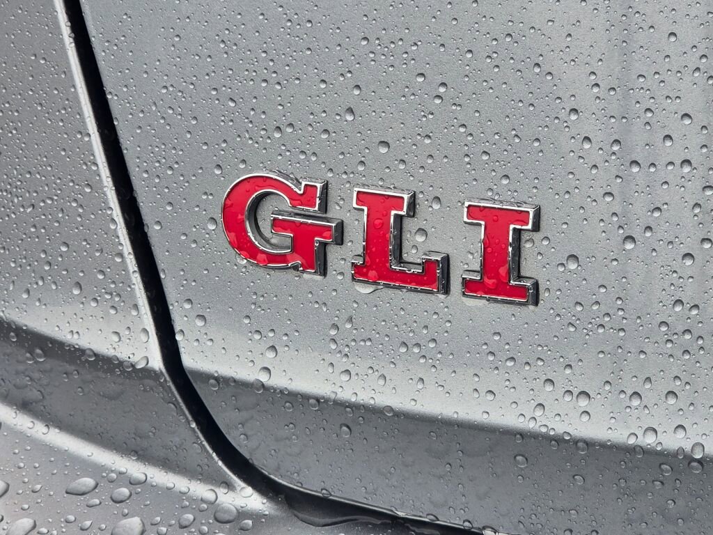 Used 2019 Volkswagen Jetta GLI image 15