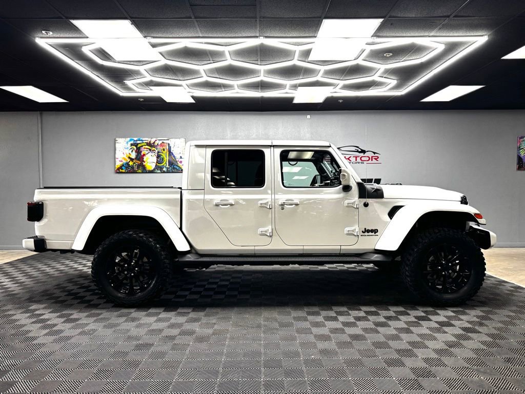 Used 2023 Jeep Gladiator Overland AWD/4WD image 16