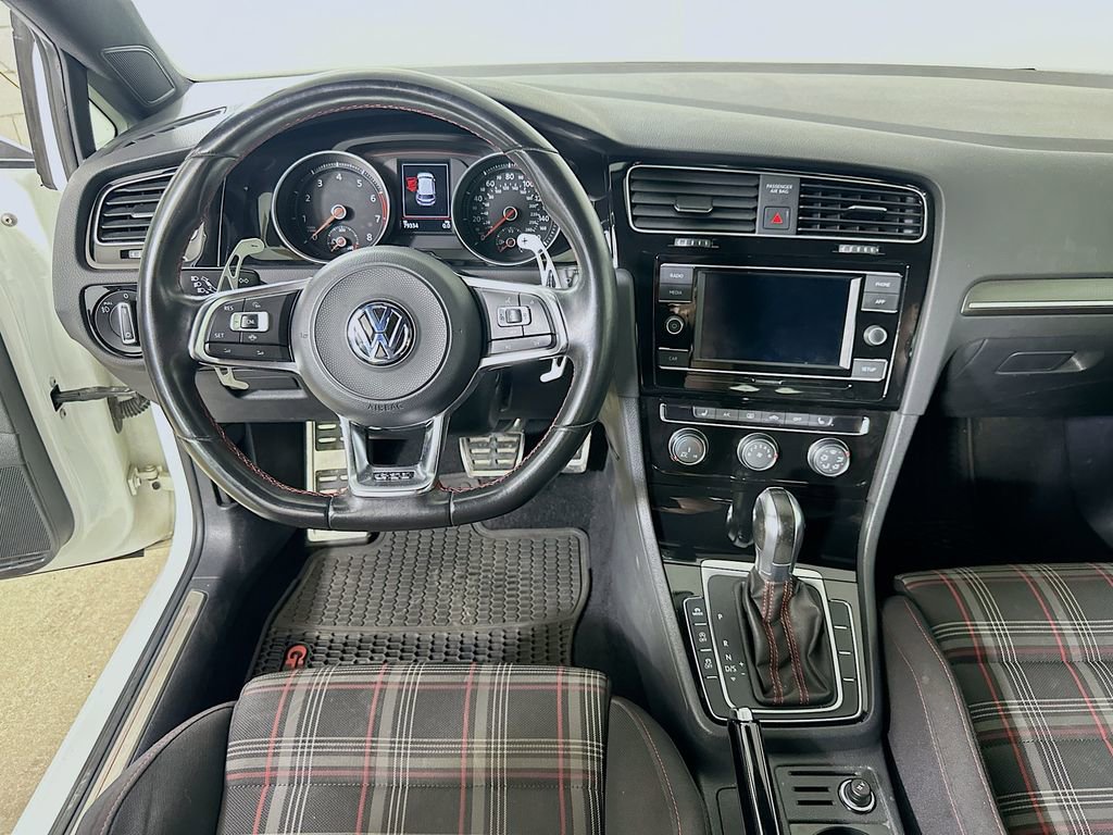 Used 2019 Volkswagen GTI SE image 16