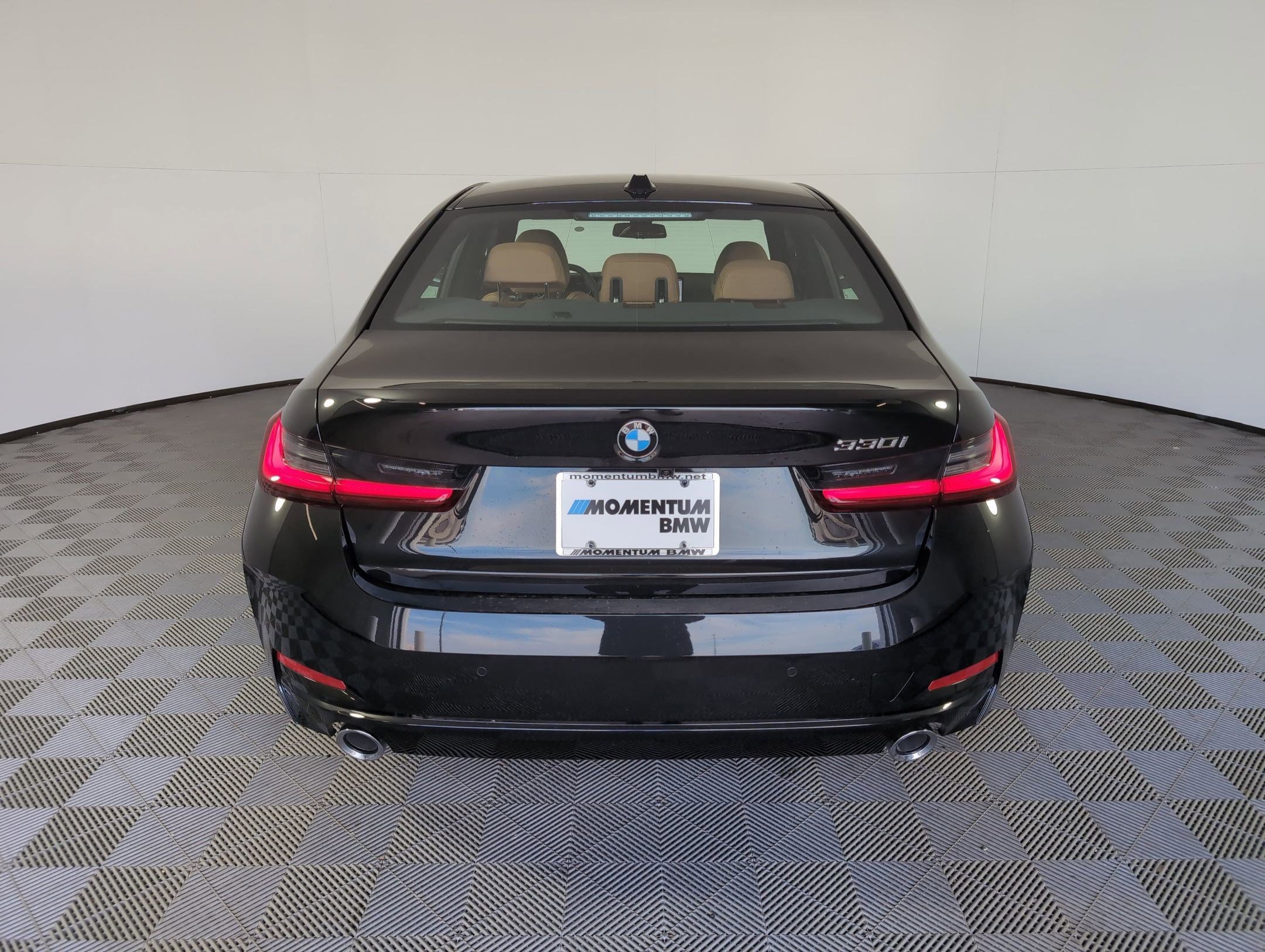 Used 2025 BMW 330i Sedan w/ Convenience Package image 8