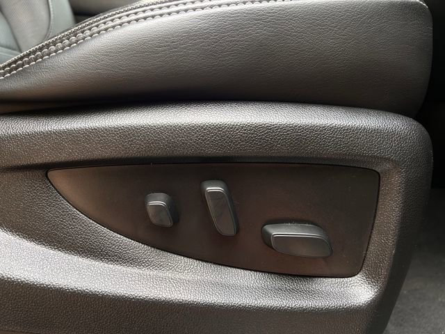 Used 2020 GMC Yukon Denali w/ Denali Premium Package image 34